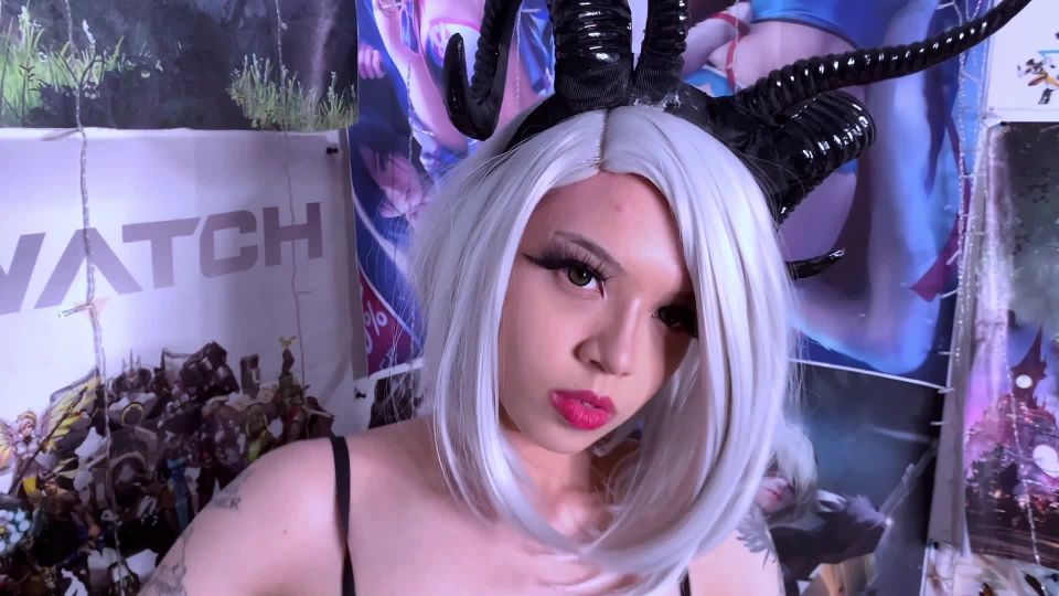 KorpseKitten in Succubus 2B Craves Your Cum webcam 