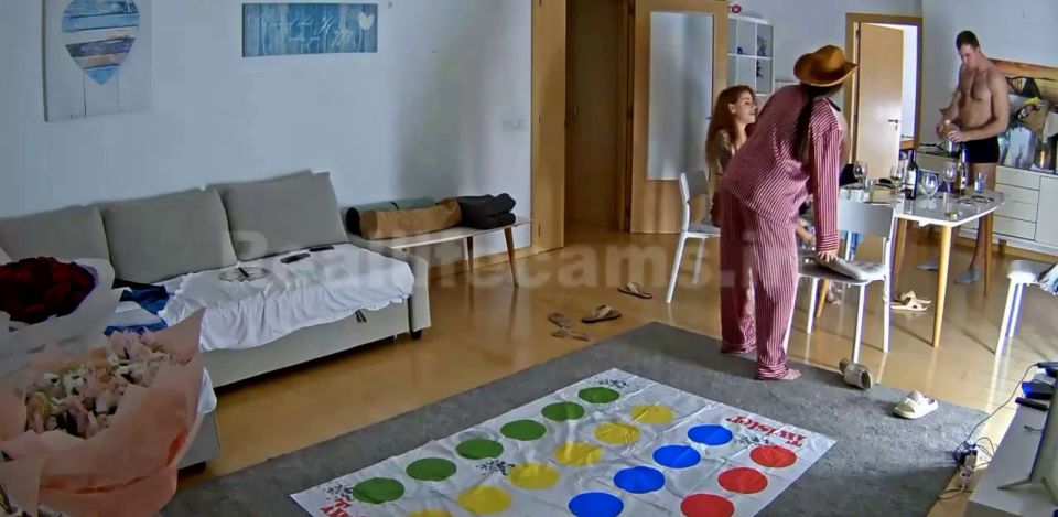 Reallifecam - Maghdela And Boyfriend Vesna Katarina With Hawk Have Sexy Game Blowjob On Sofa 17.02.2025 - Amateur