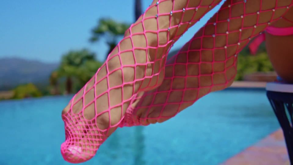 online xxx video 45 Poolside Worship - petite - feet porn little girl foot fetish