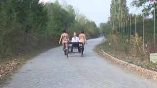 clip 44 DaisyDevbi – Ausfahrt auf dem Ponyhof - fetish - public femdom handcuffs