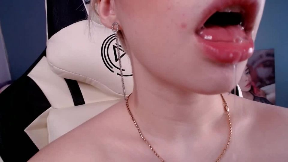 clip 22 Mia Melon – Spitty Mouth on big ass porn vintage femdom