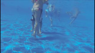 Porn online Voyeur Under the water in the swimming pool – pcolle YMUW-1011