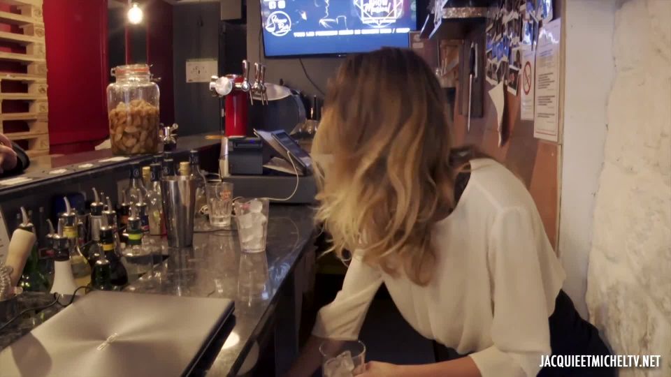 Online video Candice (Etudiante, Candice bosse aussi dans un bar / 06.10.2018) amateur