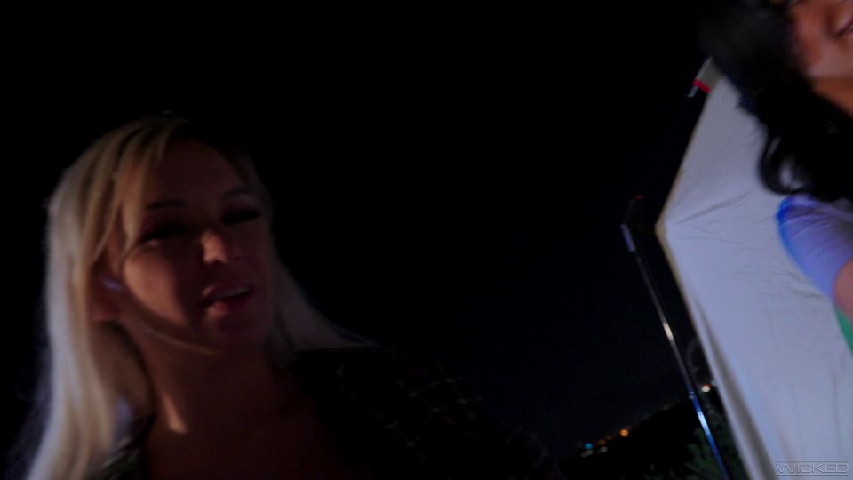 Kenzie Loves Girls 2 - Kenzie Taylor, Melody Marks, Gal R...