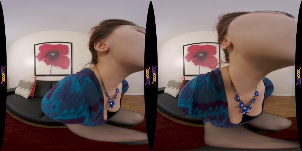 BUSTY BRUNETTE EPOSES HER MASSIVE BOOBIES IN VIRTUAL REALITY