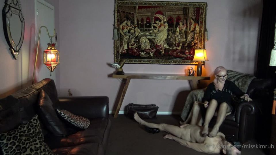 60 minutos con la señorita Kim Parte 5 Sólofans Miss Kim Rub (Pies porno)