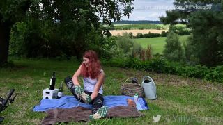 Curly Teen Yiffyfosque Outdoor Picnic Anal Porn Show.