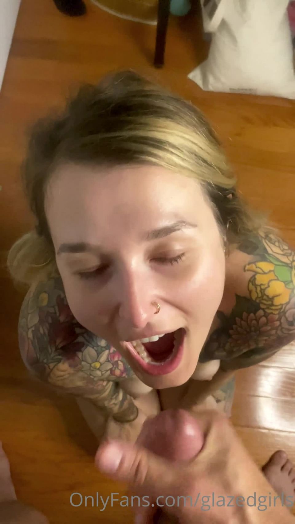 Onlyfans - Glazedgirls - sbdolphin gives good head and takes good cum  write that i sent you  couple account - 23-11-2021