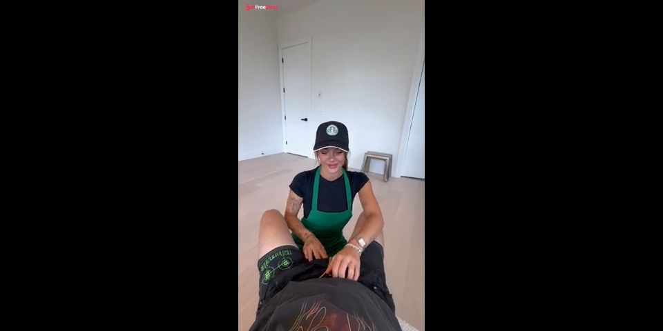 Arikytsya - I Got Fucked So Hard In My Starbucks Outfit He Made Me