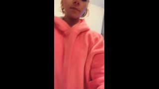 Angel Emily - angelemilyxxxx AngelemilyxxxxPartie Petit rituel du matin Toujours en musique - 19-02-2020 - Amateur