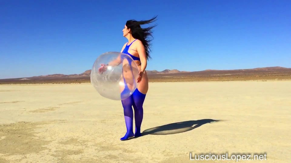 Luscious Lopez[0649983] #beachball smash  naked #twerk #stockings #outside #lusciouslopez [2017-10-15]