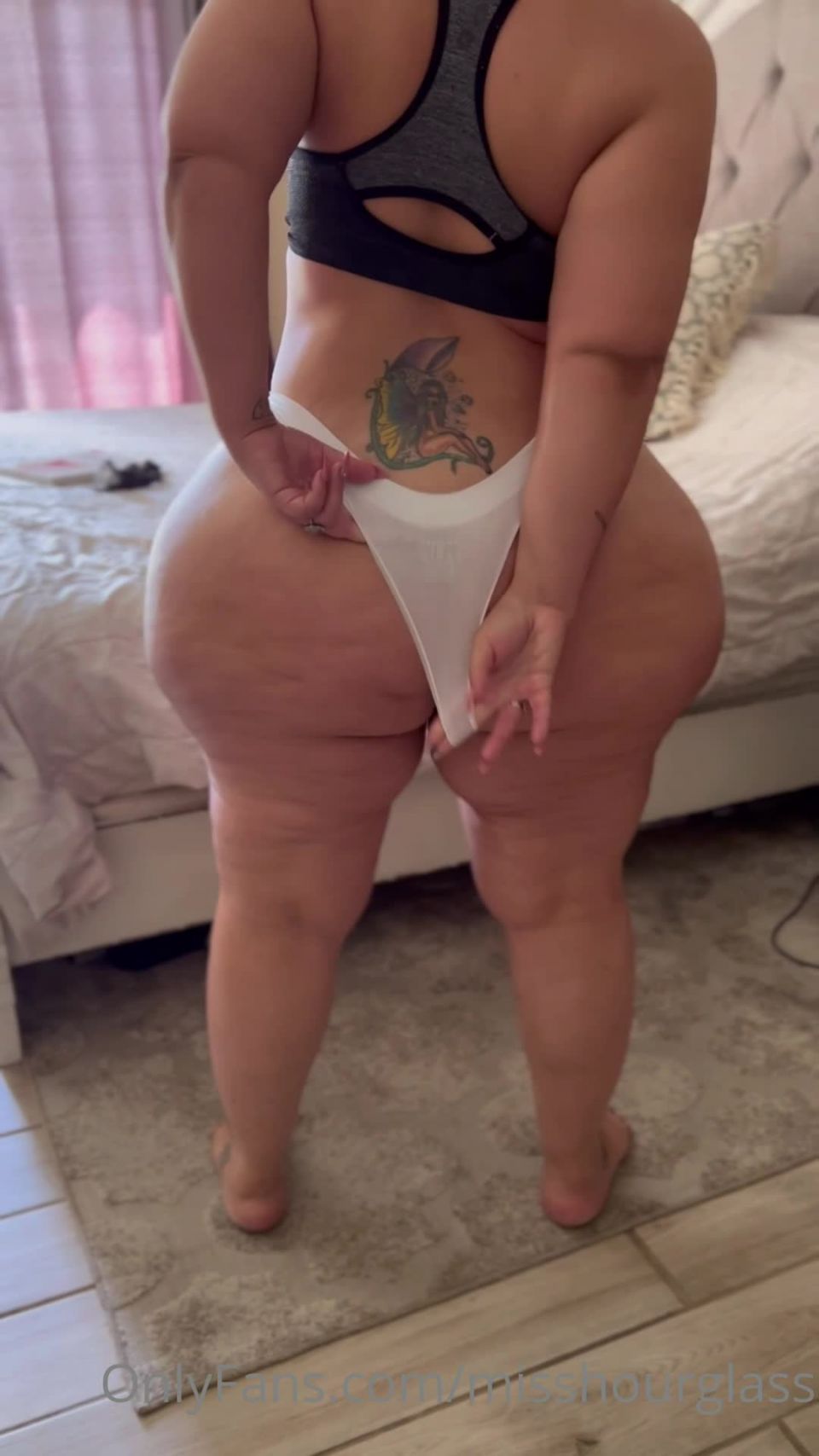 Misshourglass - Fat Ass Mom - Huge ass
