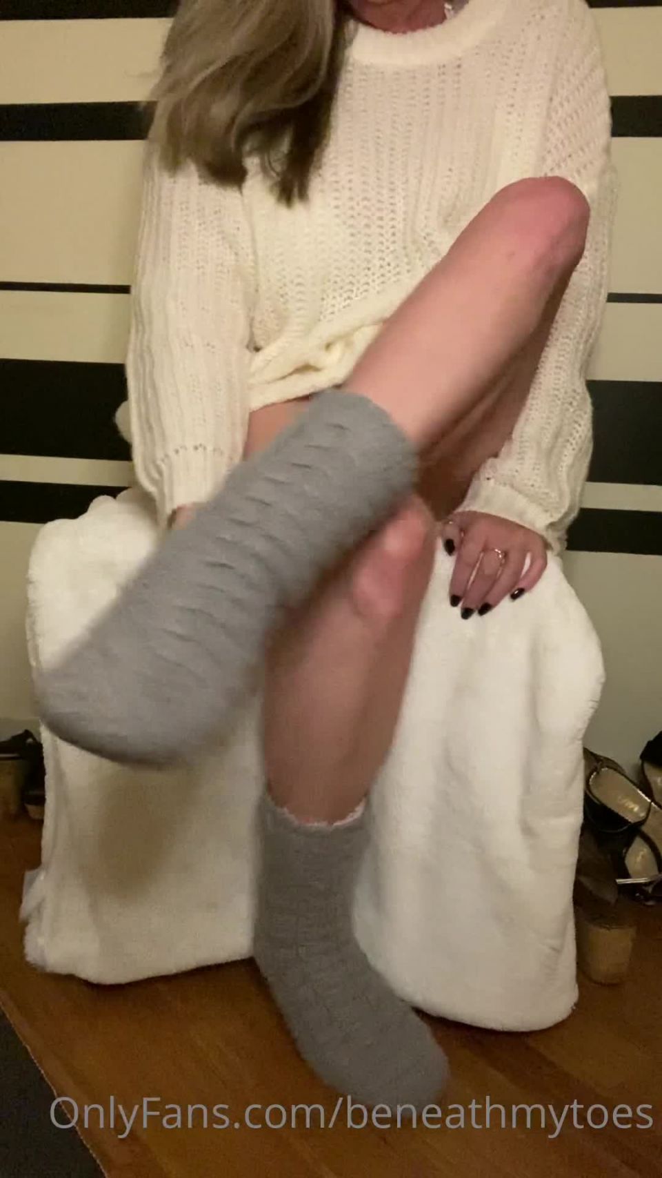 Onlyfans - Beneathmytoes - Just a quick but long winded video response to the question about whether I could be in - 16-06-2020