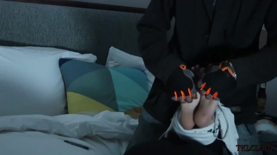 video gratis 34 Cosquillas de placer Pt 2 - bdsm porno - fetiche porno resus fetiche