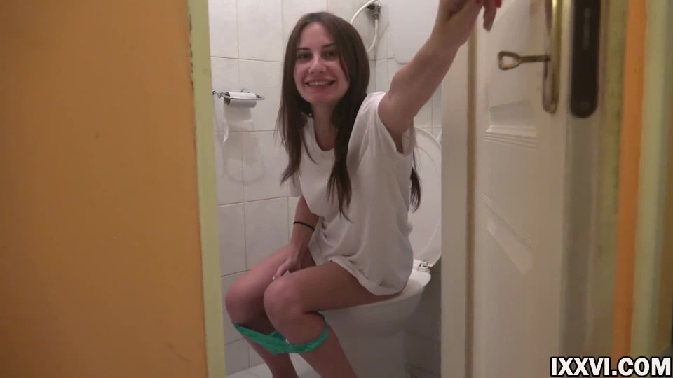 Real Home Shamelessness - Sexy Exgirlfriend Sucking Dick in the Toilet and Fuck in the Bedroom , handjob blowjob porn on cumshot 