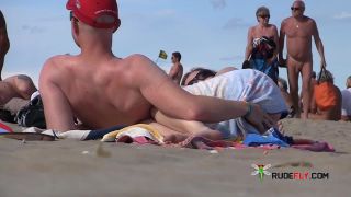 Voyeur cam nude plage