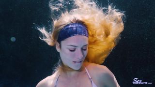 SexUnderwater e1011 Mazzy pt 1 (mp4)