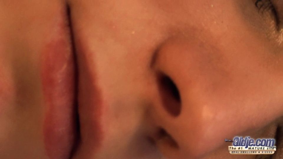 Nisha - Joven ruso adolescente quieren tratar de sexo con viejo HD
