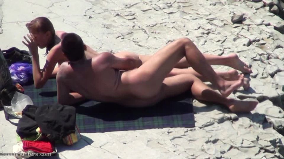 free video 1 Voyeur beach sex - beach sex - voyeur 