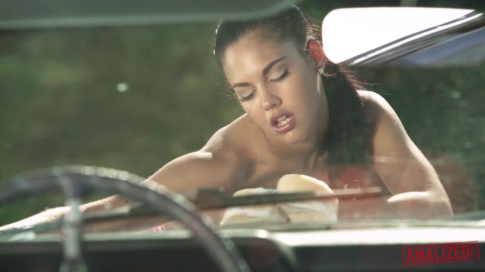 Apolonia: Soaking Wet Car Wash Muscle!