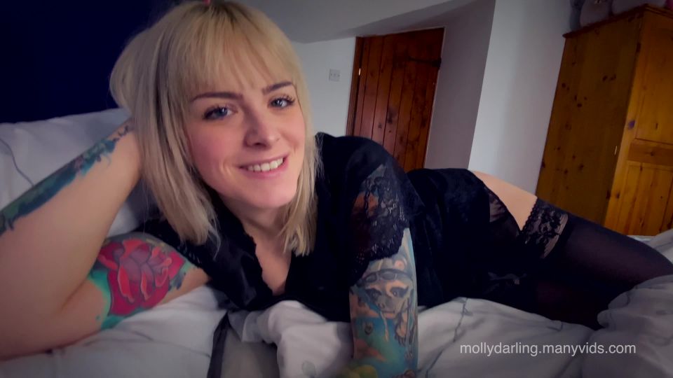 Molly Darling - Mommys Bedtime Treat - Handjobs