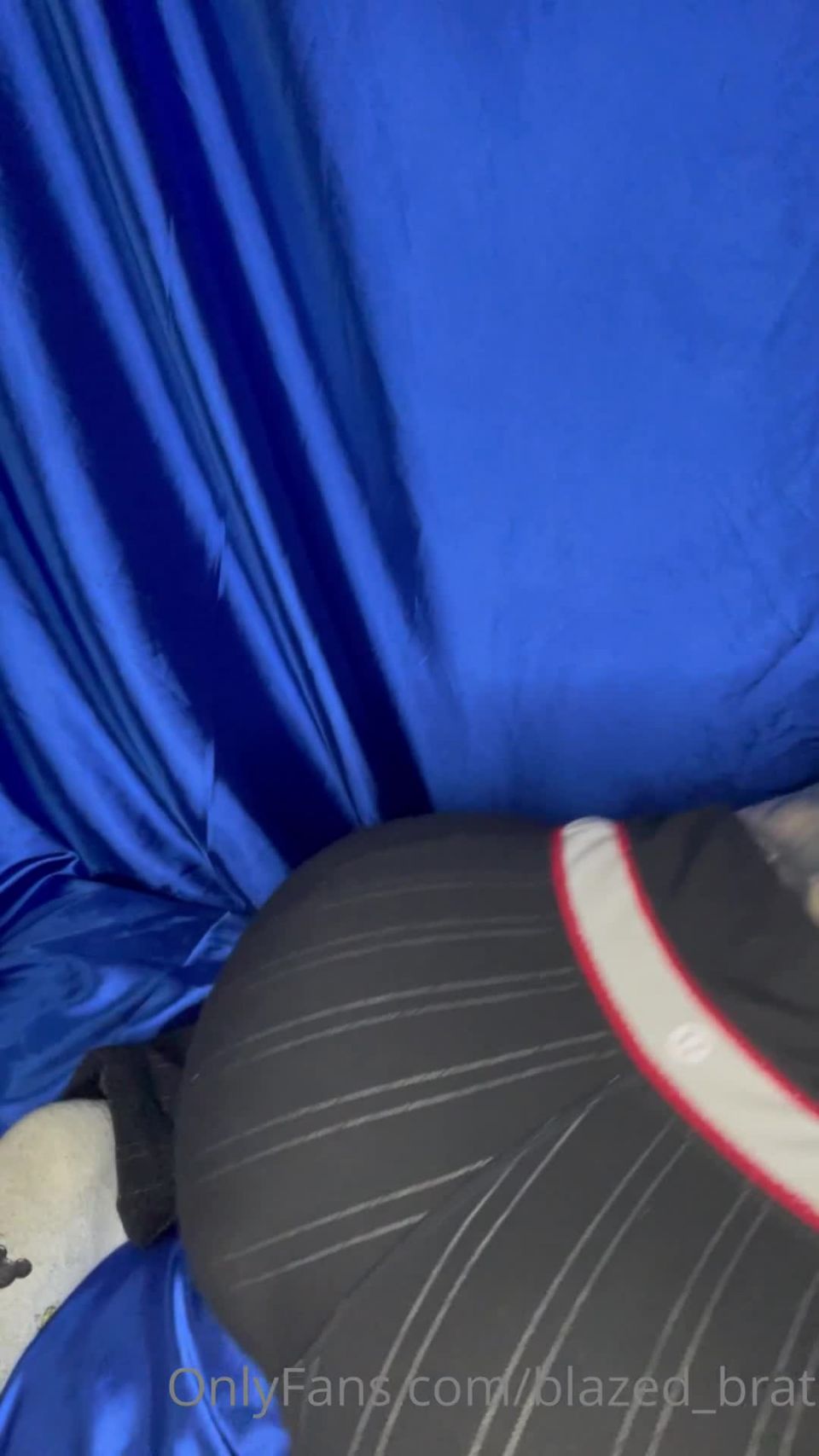 Mercy Rage - blasfema mocoso Blazedbrat - culo adoración video ver me hacen sentadillas en mis leggings burlarse de cerca con mi culo 02-07-2022