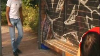 Online Fetish video Adolescente pareja sexo en parada de autobús