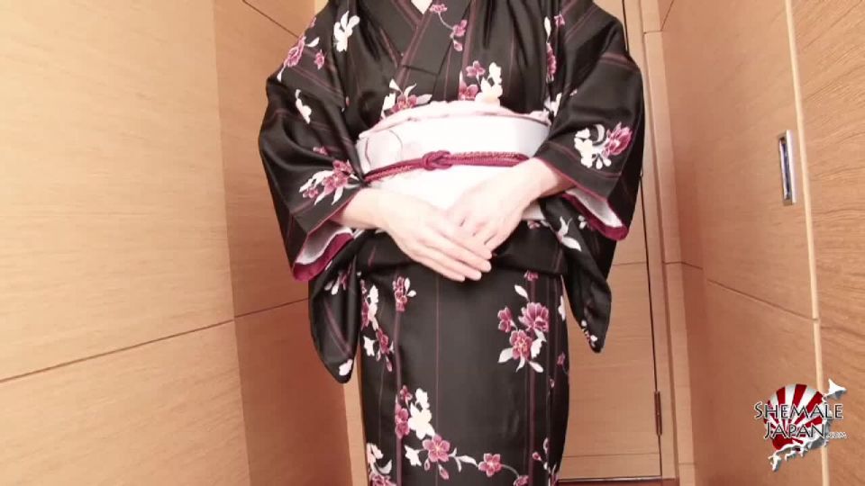 Online shemale video Renka Sexy Kimono