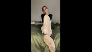 free video 19 goddessnicci69420101020212243022518 holy shit my feet smell so bad but i love it - foot - feet porn hard foot fetish