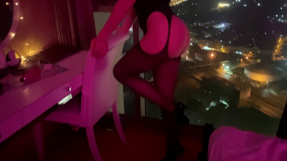 Nice Posing And Sucking In Black Pantyhose On The 40Th Floor