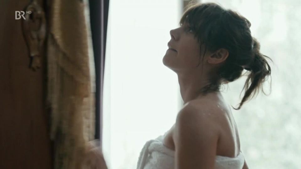 Felicitas Woll - Ein schmaler Grat (2013) HD 720p!!!