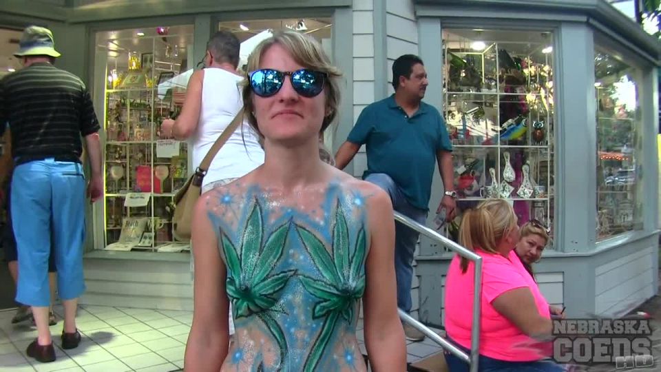 Fantasy Fest Live 2018 Week Street Festival Girls Flashing Boobs Pussy And Body Paint pantyhose 