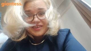 [giantess.porn] CurvySoleGoddess - Giantess Curvy Crushes Tiny Man keep2share k2s video