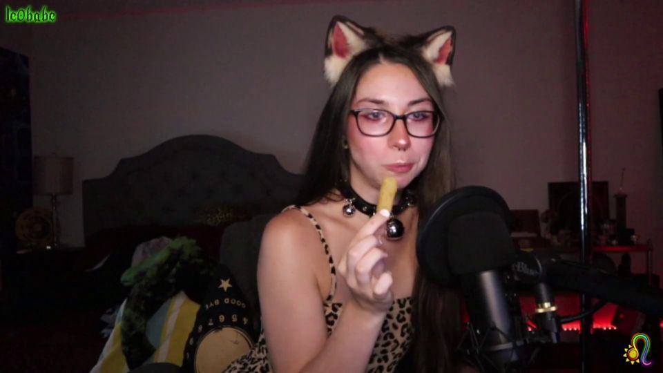 Kitty Seductively Eats Fishdicks