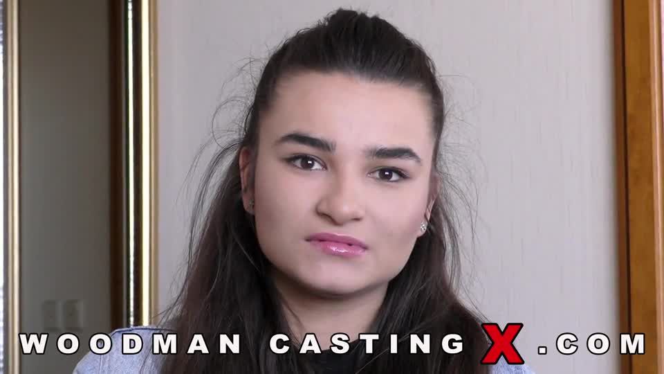 Ester Lamy casting X casting Ester Lamy