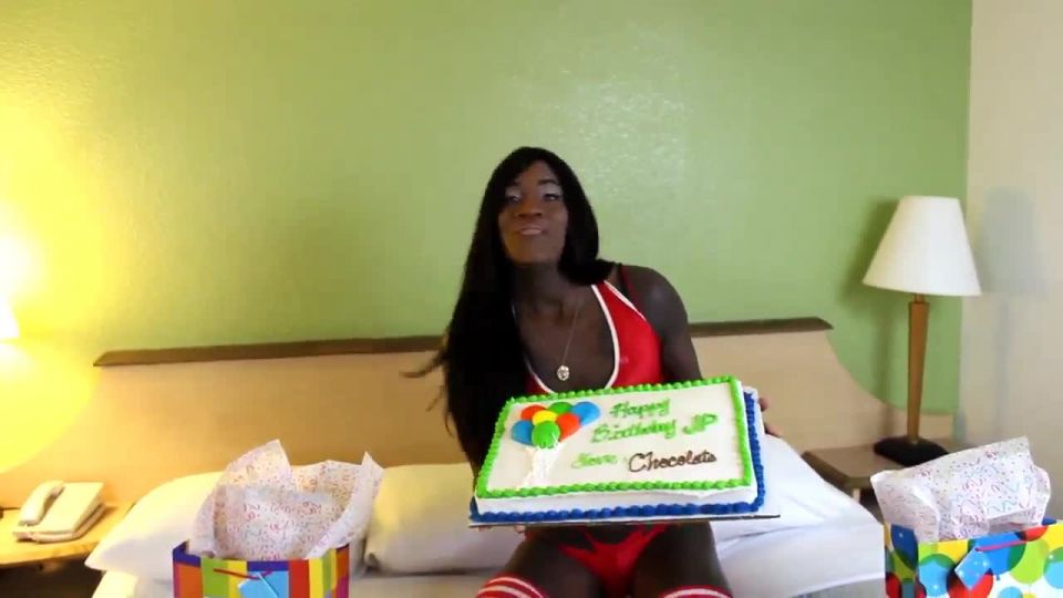 Shemale chocolate – Happy Birthday(Shemale porn)