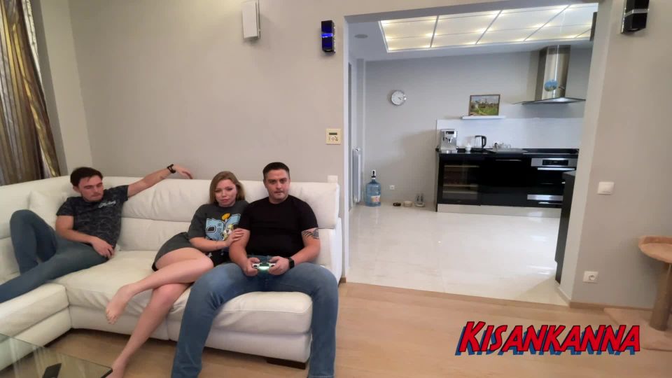 M@nyV1ds - Kisankanna1 - cuckold looks at his wife with another