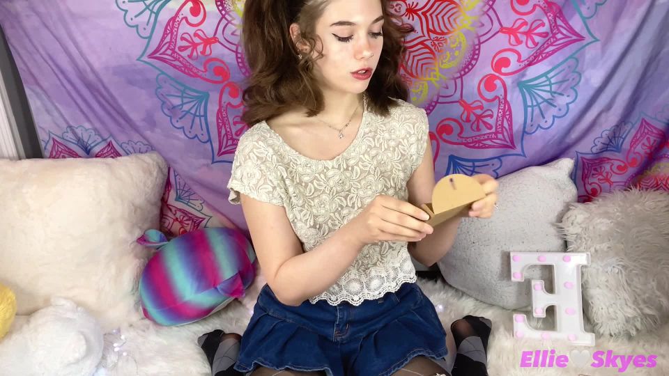 video 14 Ellie Skyes – Papi me consiente con su polla HD 1080p, fetiche de insectos en femdom porno
