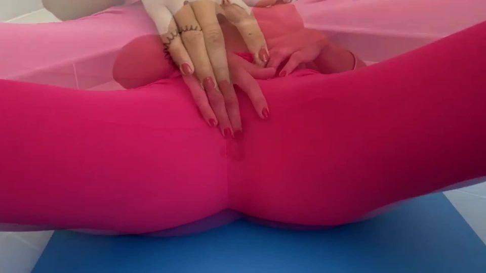 Intense fist fucking orgasms (SicFlics) Video Sex Downloa...