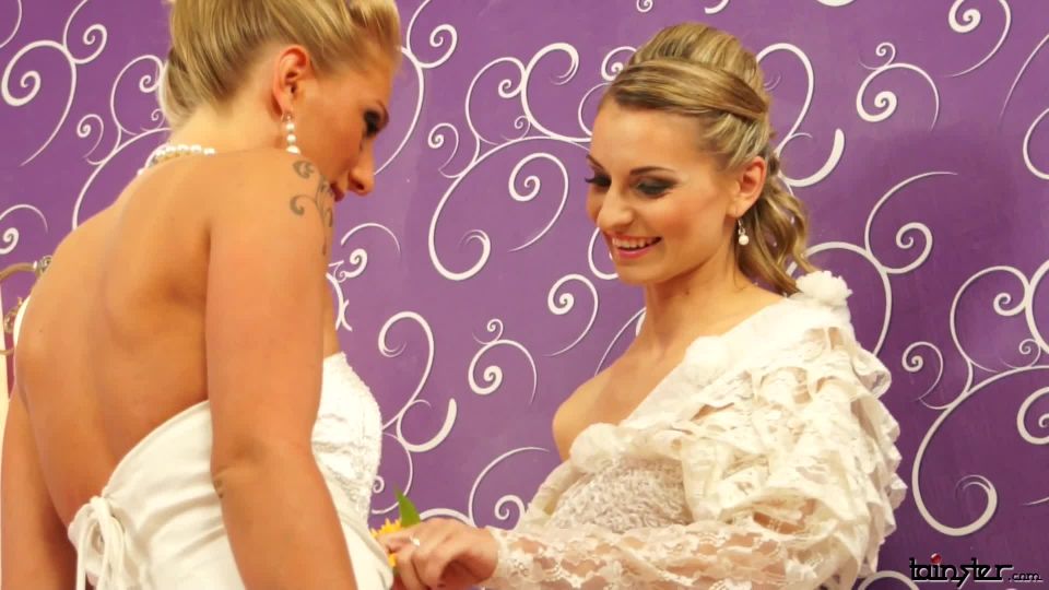Dionne Darling – Nice Day For A White, Lesbo Wedding - Lesbo