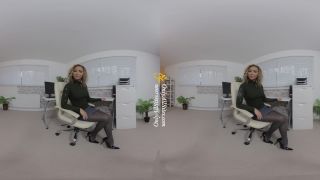 Natalia Forrest - Secretary Smartphone - (Virtual Reality)