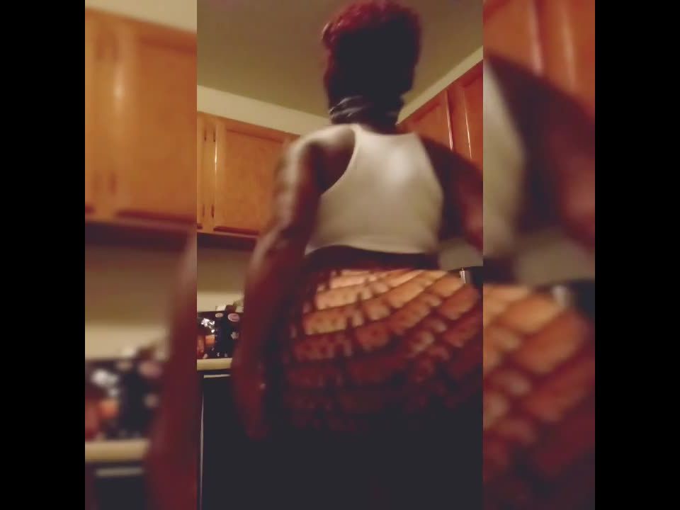 Mizzbeethebodyxxx () - getting ready to cookhappy thanksgiving 22-11-2018