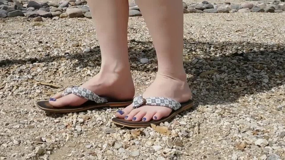Sexy flip flops feet