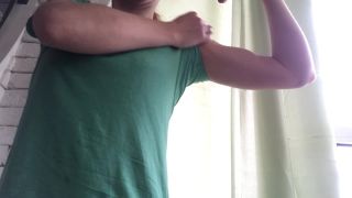 M@nyV1ds - PregnantMiodelka - Showing my biceps for you