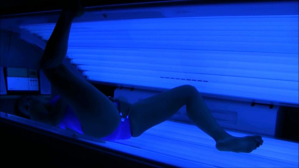 Tanning In My 1 Piece And Getting Naughty (13 February, 2012) JOI!