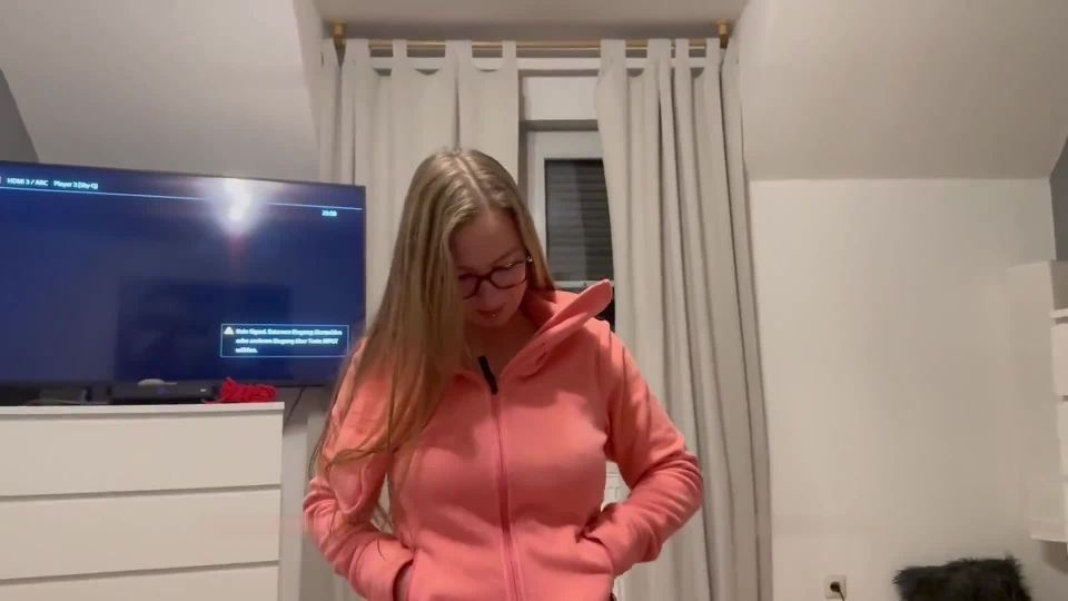 online video 43 BunnyDiamond - User Chris mit Fleecejacke geflasht  | germany | german porn amateur sex show