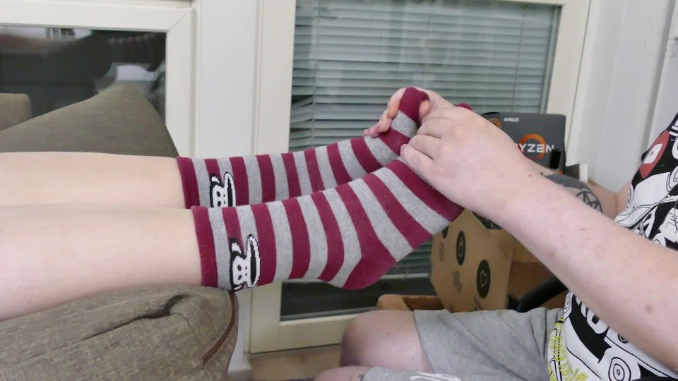 footfetish foot massage with socks and without socks