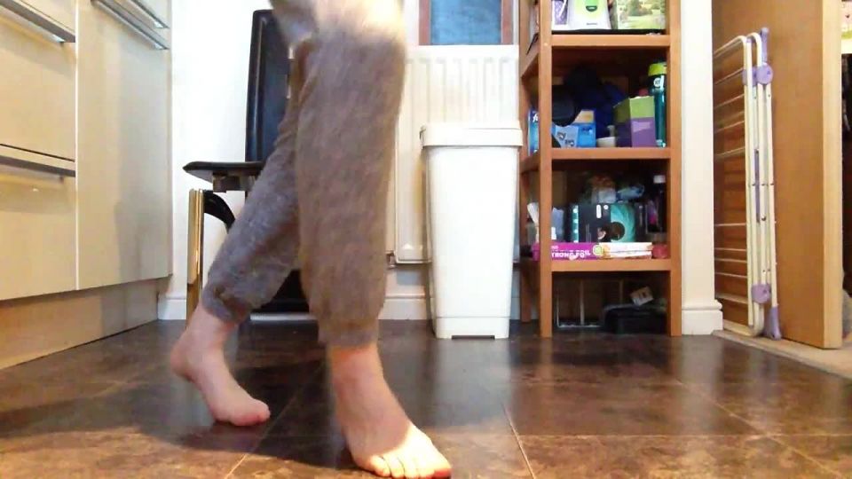 Porn online Bare feet dancing femdom