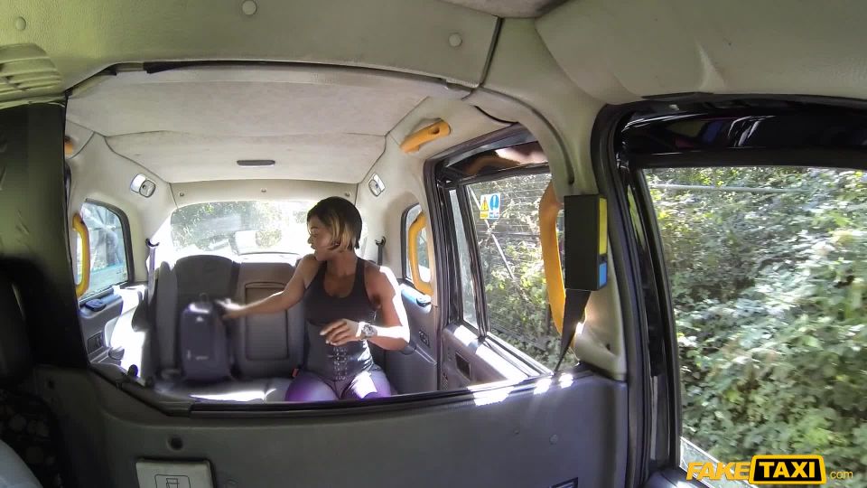 Jasmine Webb, In Taxi