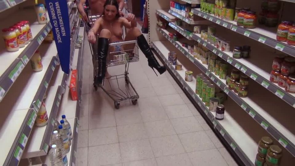 Supermarkt GangBang gangbang Julie Skyhigh